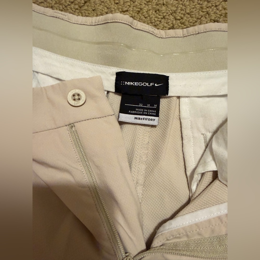 Nike Golf Fit Dry Dri-Fit Khaki Shorts Zipper Enclosure (Men’s Waist 32) - Picture 2 of 5